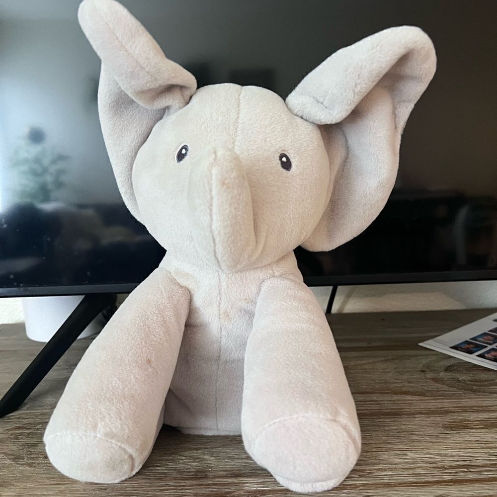 Baby GUND Animated Flappy the Elephant Plush, Singing Stuffed Animal Toy 12”